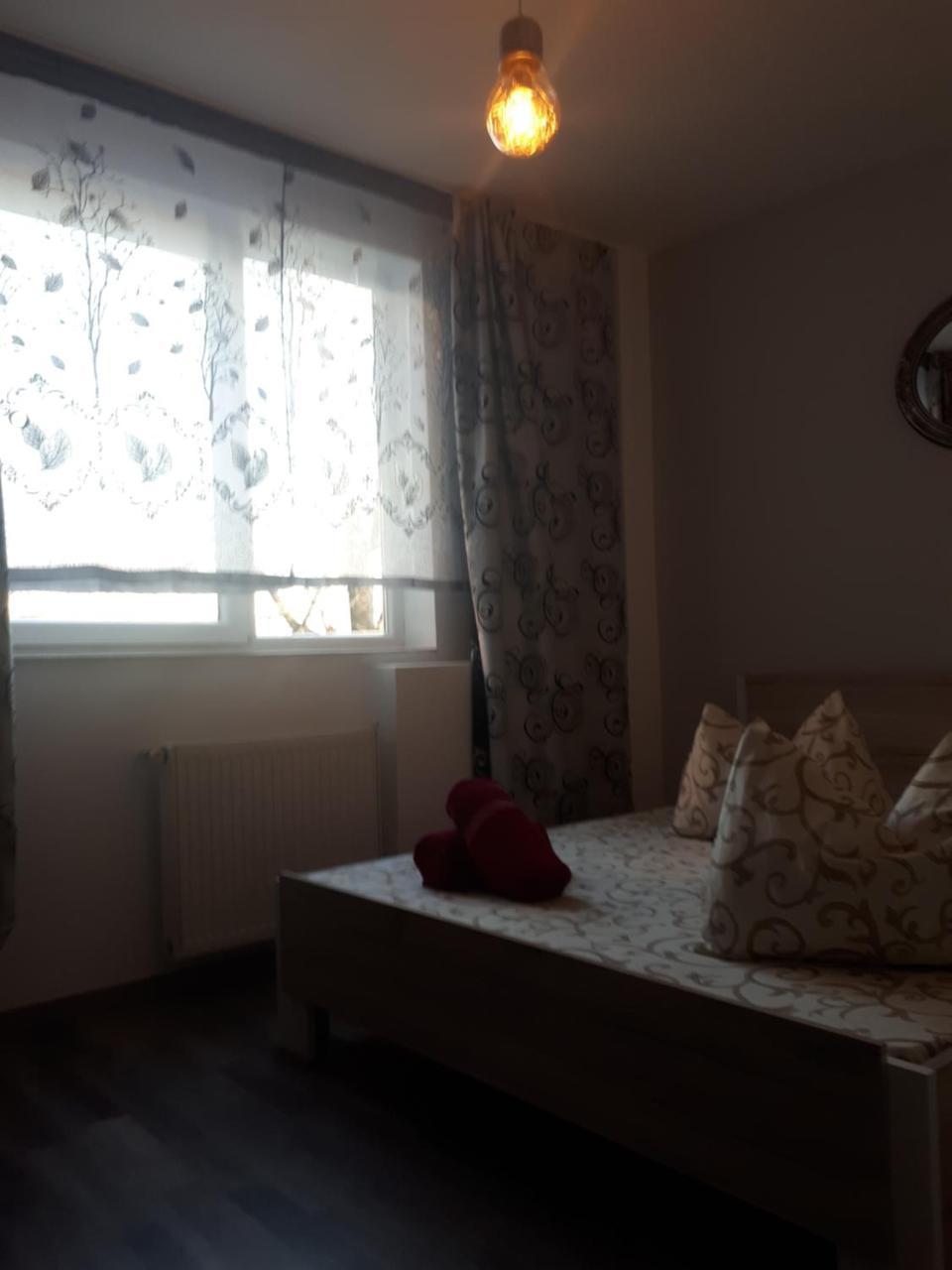 Apartament Premium Travel Apartment Орадеа Екстериор снимка