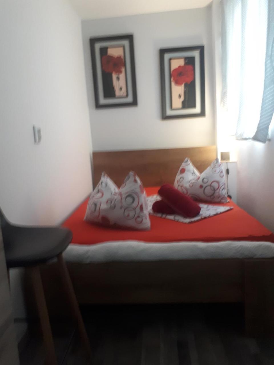 Apartament Premium Travel Apartment Орадеа Екстериор снимка